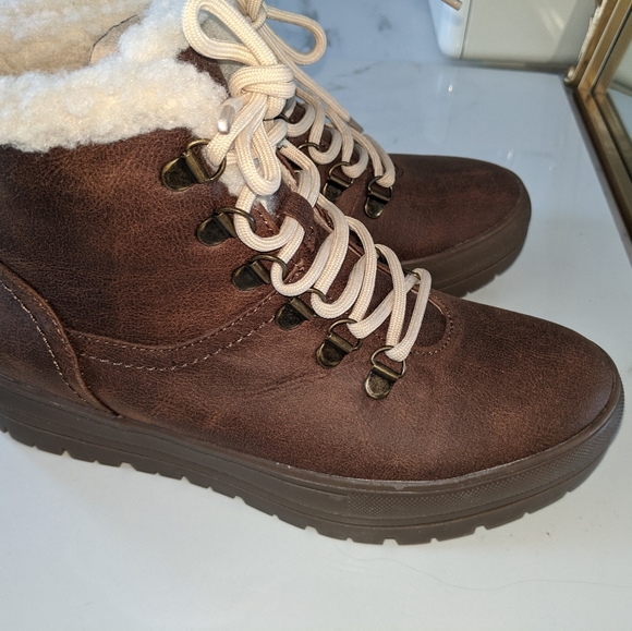 NWOT White Mountain Zion Hiking Boots - Picture 9 of 15